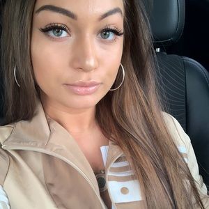 Meet your Posher, Brianna